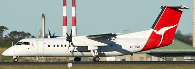 DHC-8 Dash 8 Qantas Link Airplane Desktop Kiln Wood Model Regular Free Shipping