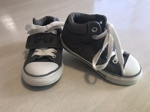 gray converse toddler