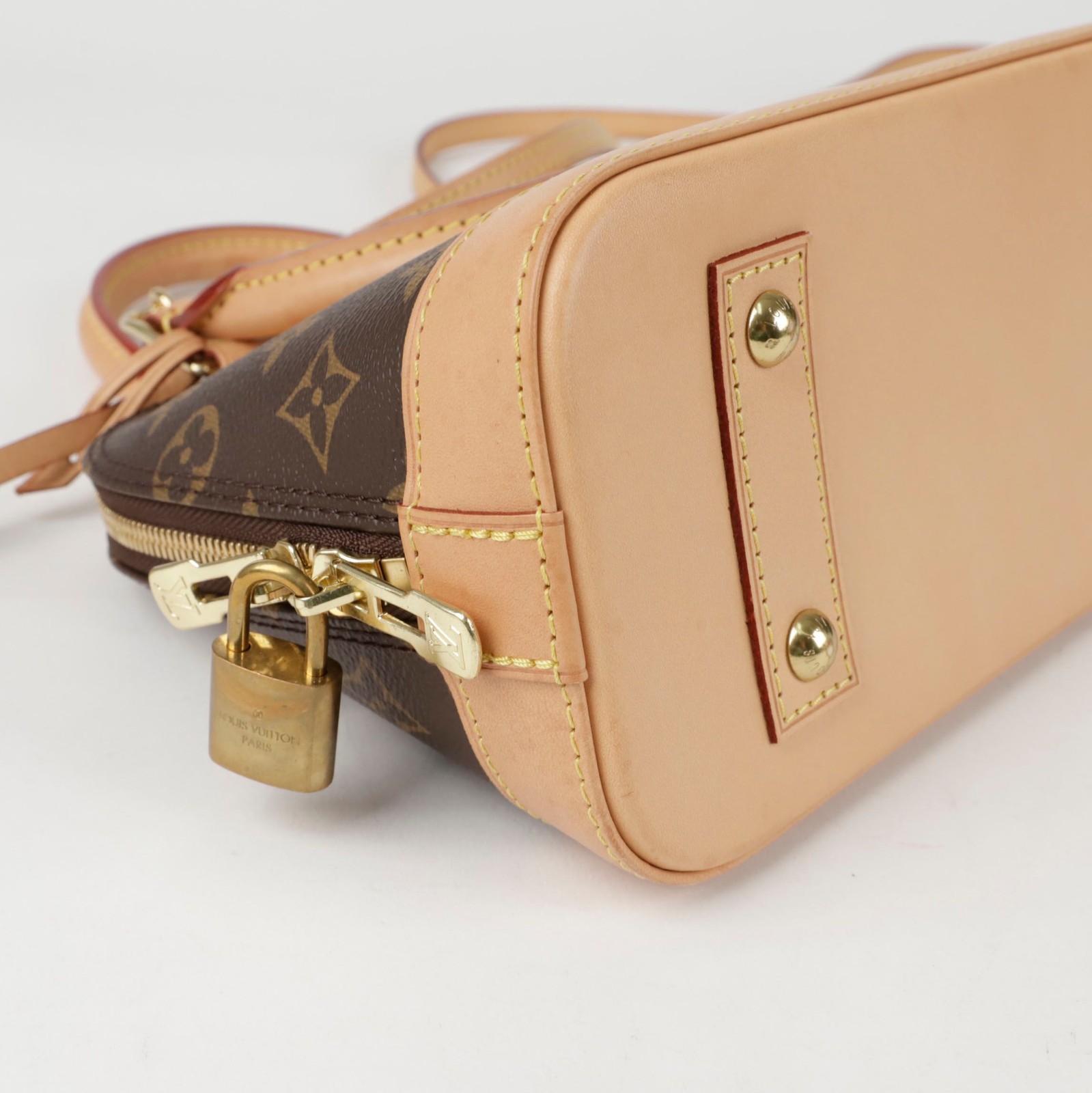 Louis Vuitton Alma BB Tote Shoulder Bag 151945412 thumbnail 6