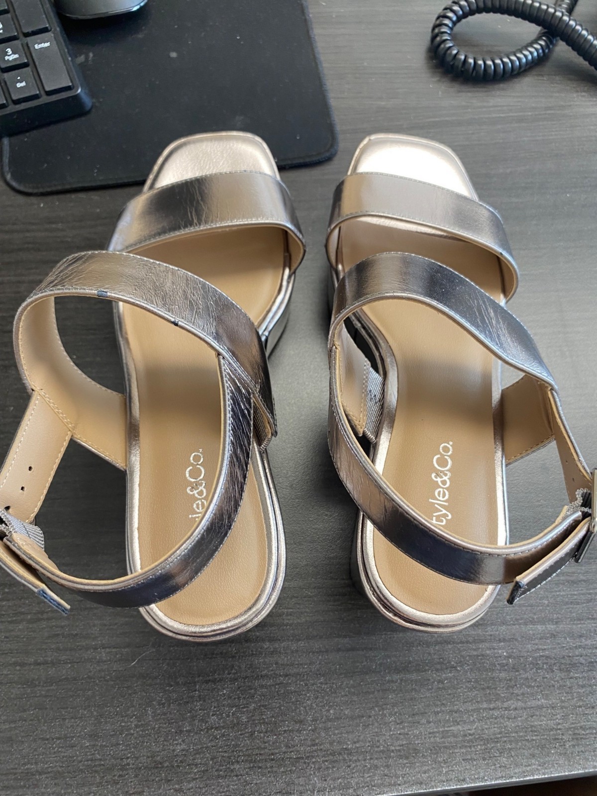 Style & Co Womens Ardenn Double Strap Wedge Sandals Silver Size 7 Defected image 2