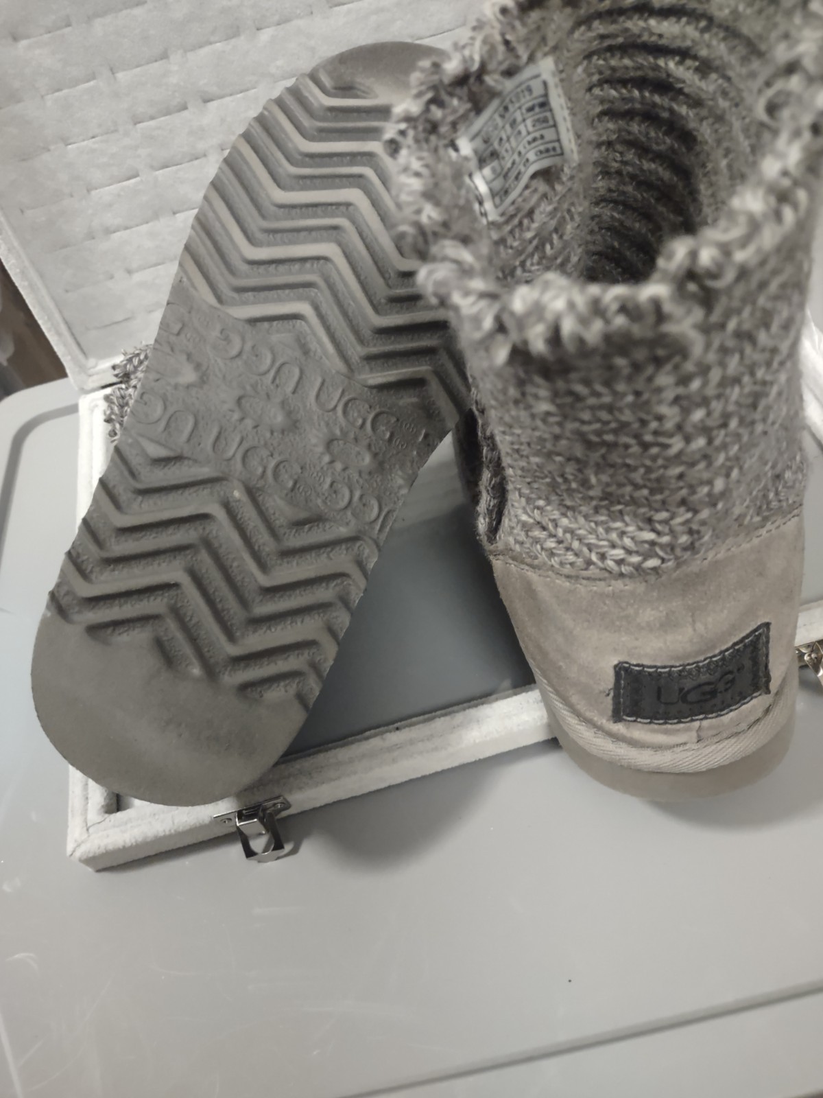 UGG Classic Knit Short Boots Gray Women’s U.S. 8 EU 39 Cozy Winter Authentic image 5