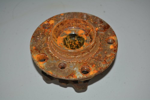 BMW F11 528i xDrive F07 F10 F06 F12 F13 F01 F02 Radnabe mit Lager vorne .