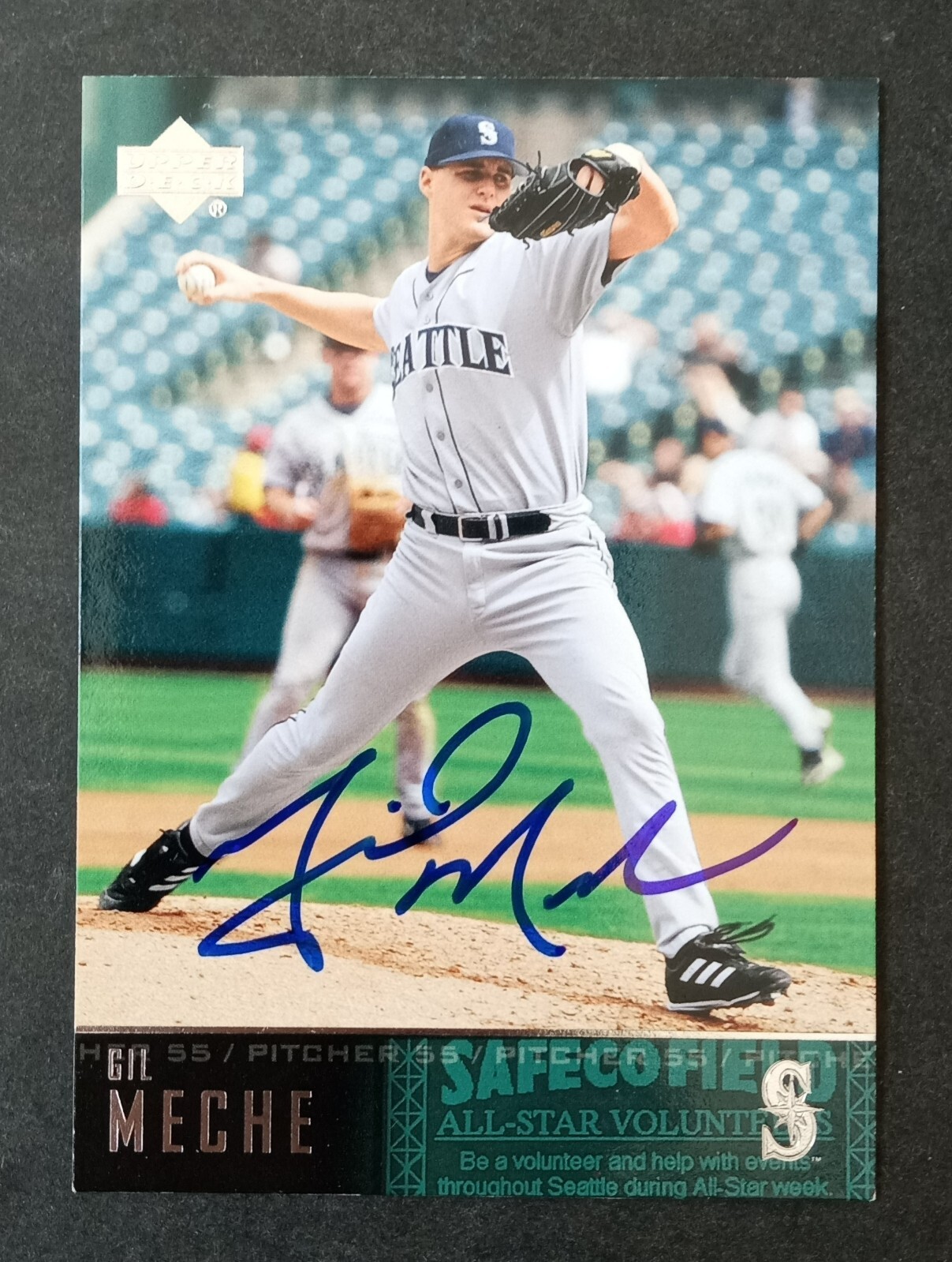 2004 Upper Deck SIGNED: Gil Meche, MARINERS #444
