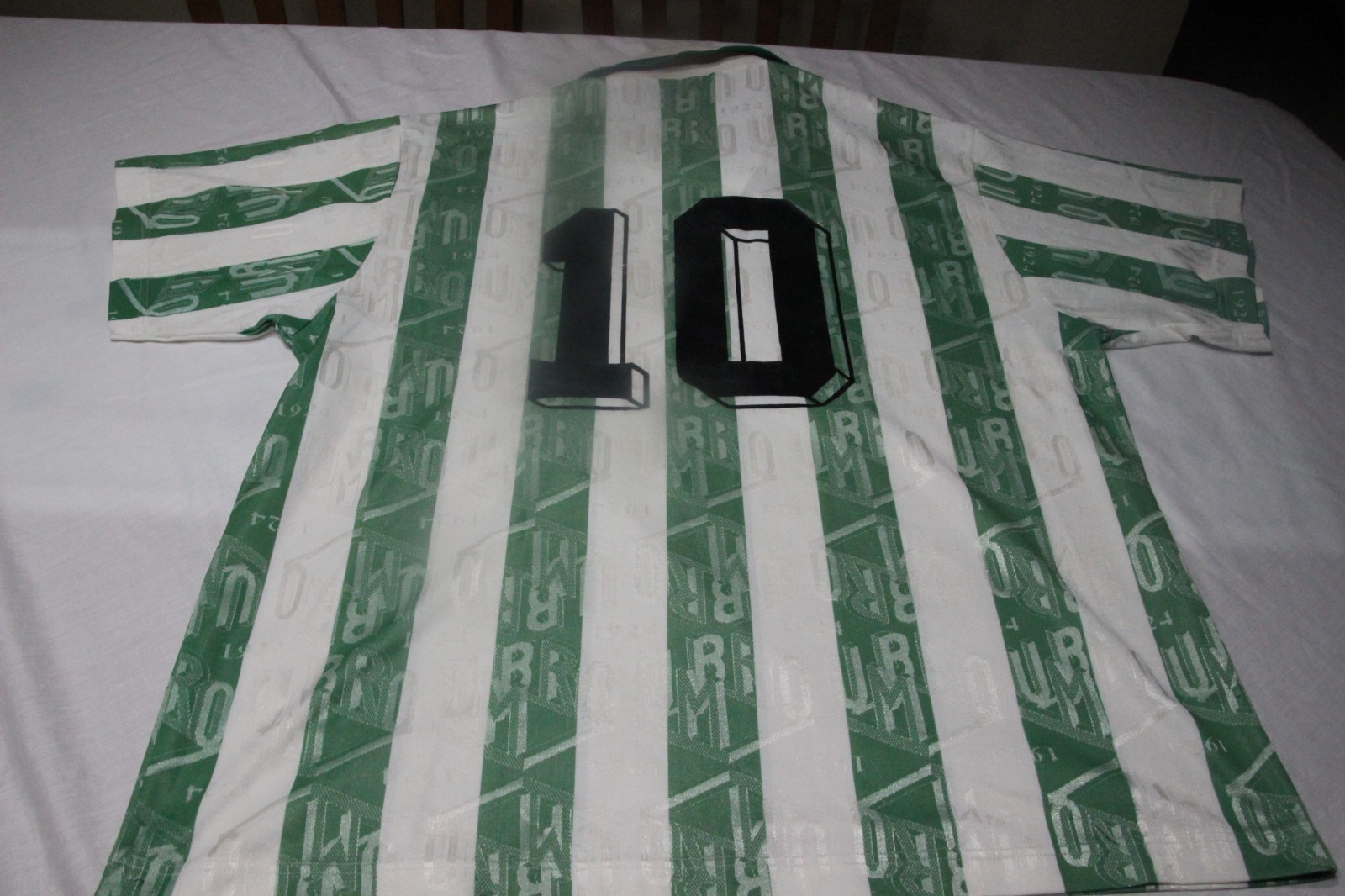 Maillot De Foot Vintage Real Betis Balompié – Umbro Taille XL (occasion, Petite Réparation)