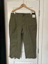 Lee Women's 23  Capri Pant, Size 16-Mercantile Green- NWT- Mid Rise