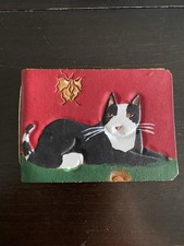 Fermasoldi in pelle lavorata a mano firmato gatto farfalla scena paesaggio