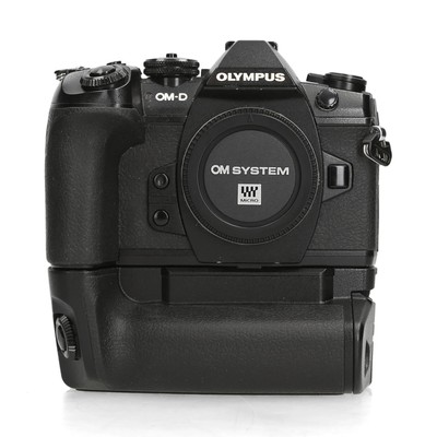 Olympus OM-D E-M1 Mark II + Grip - 83125 kliks