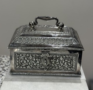 A SUPER HEAVY INDIAN SILVER KUTCH JEWELLERY CHEST. 2011 GRAMS.