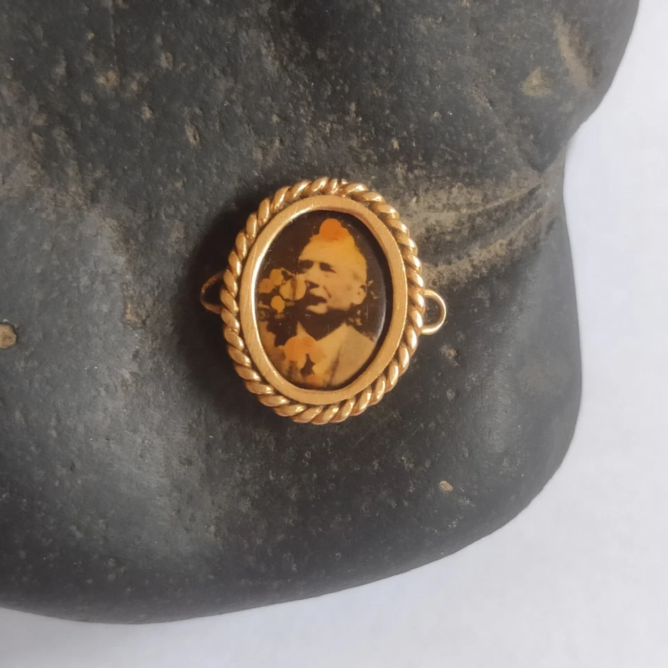 Pendentif Ancien /Vintage En Or 750‰ (18K) Médaillon /Porte Photo /Noir Et Blanc - Photo 2/4