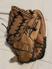 Louisville Slugger H B Baseball Glove RHT AP1275 12.75  
