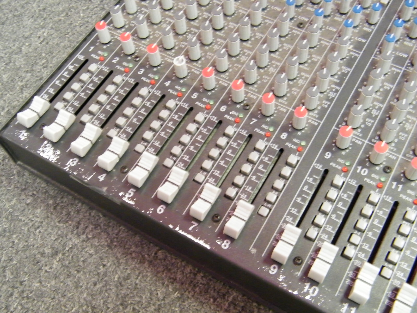 Carvin C2444 Concert Series 24 channel Mixing Console Board Mixer ...