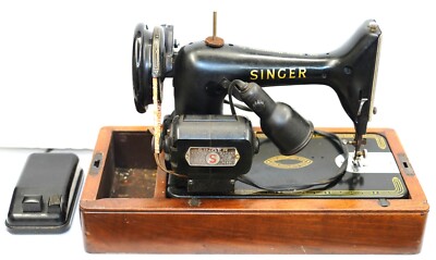 VINTAGE SINGER 99K SEWING MACHINE + BENTWOOD WOOD CASE + SPARE PARTS + MANUAL