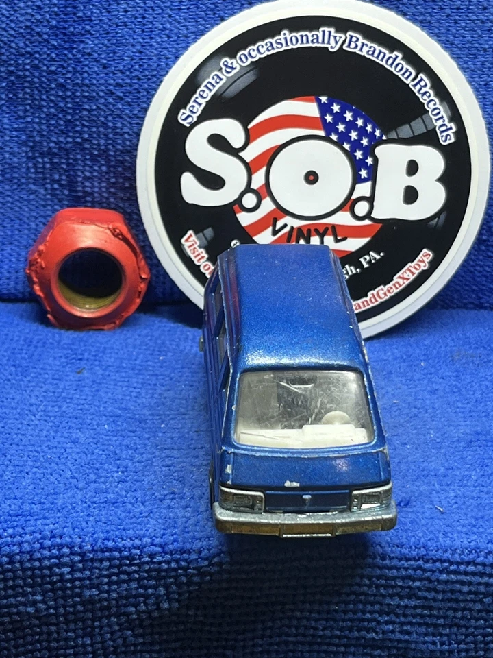 Majorette Lite Ace Toyota Mini Van EX Condition 1:52 Blue Diecast Door Opens - Image 4 of 4