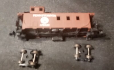 ATLAS N GAGE 6 CAR TRAIN SET WITH ENGINE TRANSFORMER AN 6 TRACK