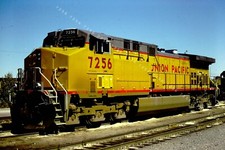 UNION PACIFIC 7256 oryginalna zjeżdżalnia szynowa ⇉ lokomotywa składu