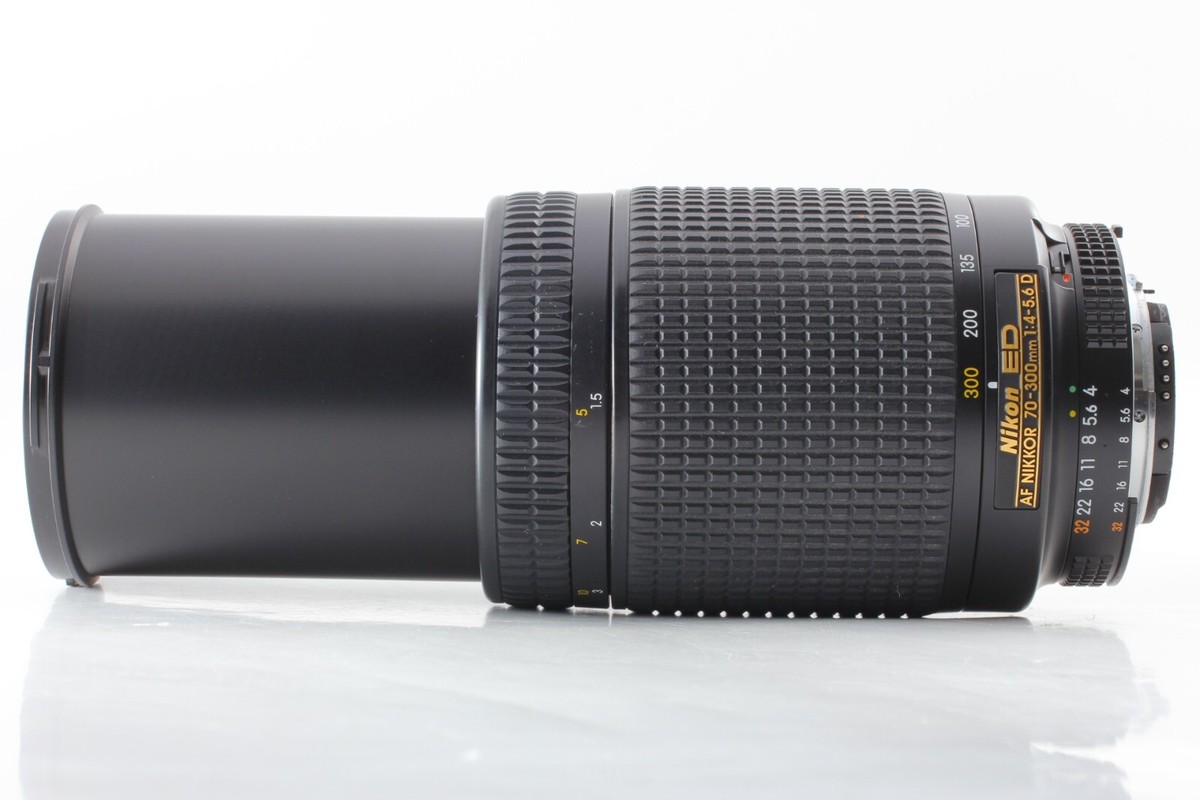 NEAR MINT w/ Hood] Nikon ED AF Nikkor 70-300mm F4-5.6 D Zoom Lens