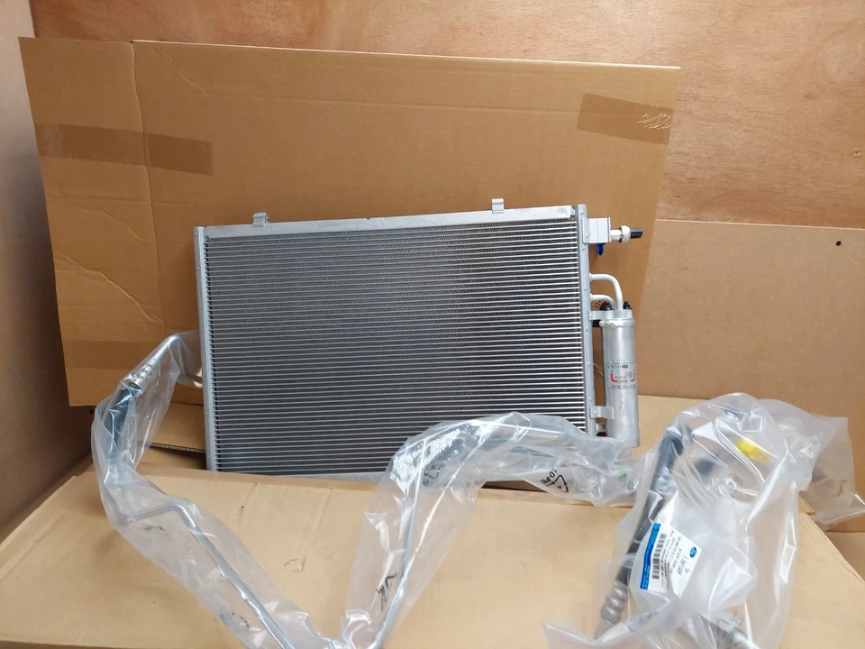 Ford Fiesta Mk6 AC Air Conditioning Condenser W/ Suction Hose 1787028 Genuine - Image 2 of 4