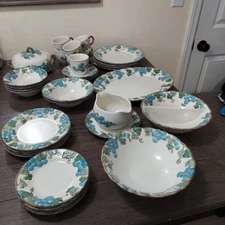 Vtg MCM Metlox Poppytrail Sculptured Grape setting pieces from set - You pick