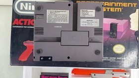 Consola Nintendo NES Sistema Juego de Acci&oacute;n Completo En Caja Buen Estado PROBADO Sin Juego