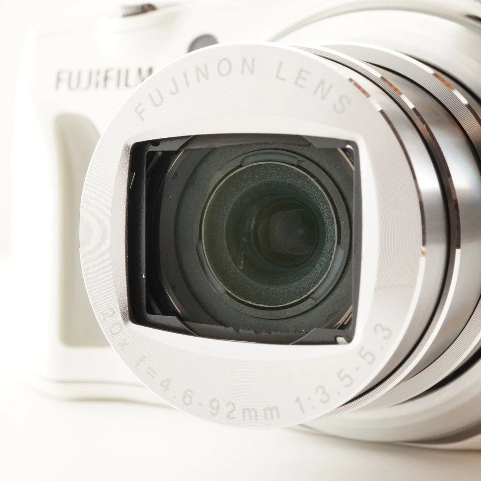 FUJIFILM FinePix F770 EXR White In Box + 4GB SDHC Card from Japan #7543 - Image 4 of 4