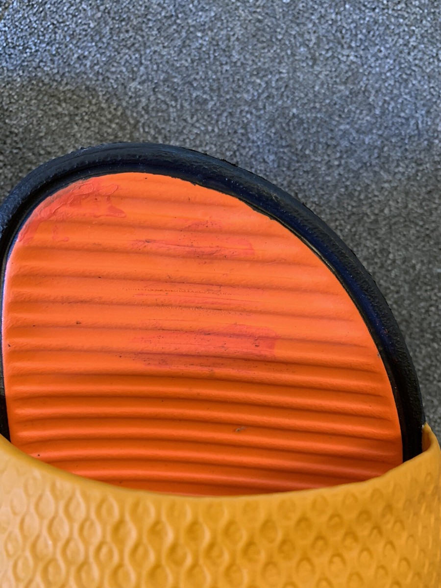 Nike Benassi Solarsoft Soccer Slide sandals Men display picture 1
