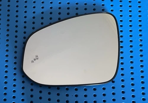 Left Side mirror glass for TOYOTA KLUGER GSU5# 03/2014-10/2016 Blind Spot type