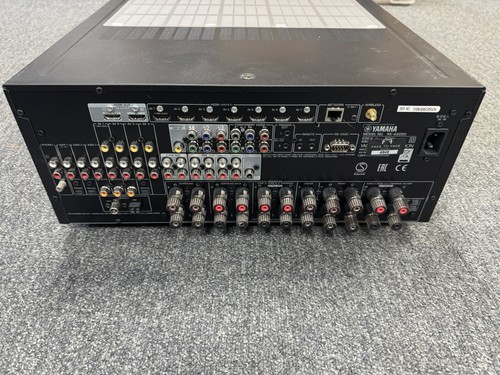 Yamaha RX-A2050 receiver great condition in black - No remote control - Picture 3 of 4