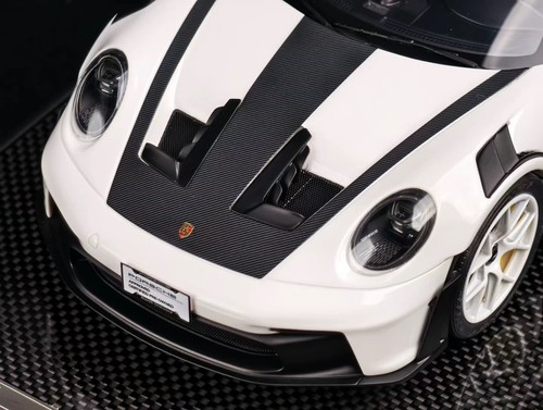 TP Porsche 992 GT3 RS Limited Edition Resin Car Model 1:18 - Picture 5 of 10