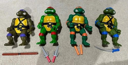 TMNT 13” 1989 Playmates Giant Teenage Mutant Ninja Turtles Lot + Weapons Belts