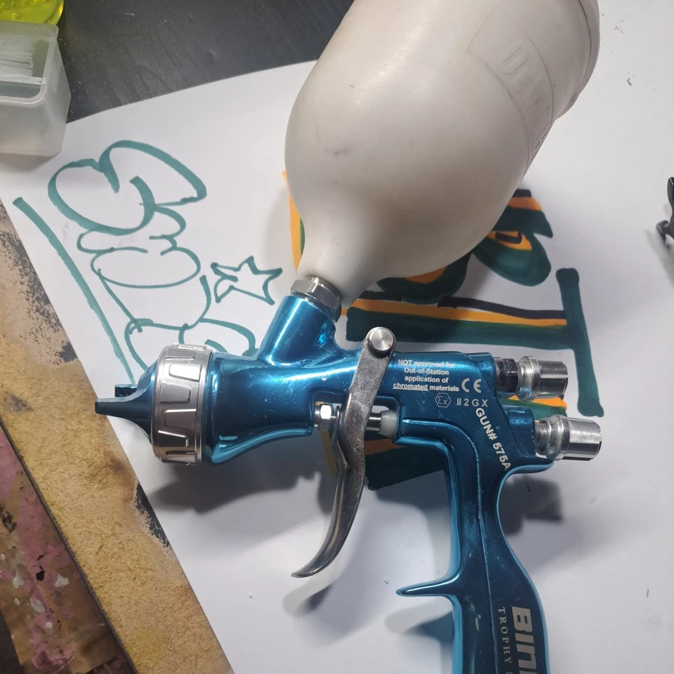 Divertido alimentado por gravedad Binks HVLP con adaptador PPS. Punta 1,8 Foto 2 de 3
