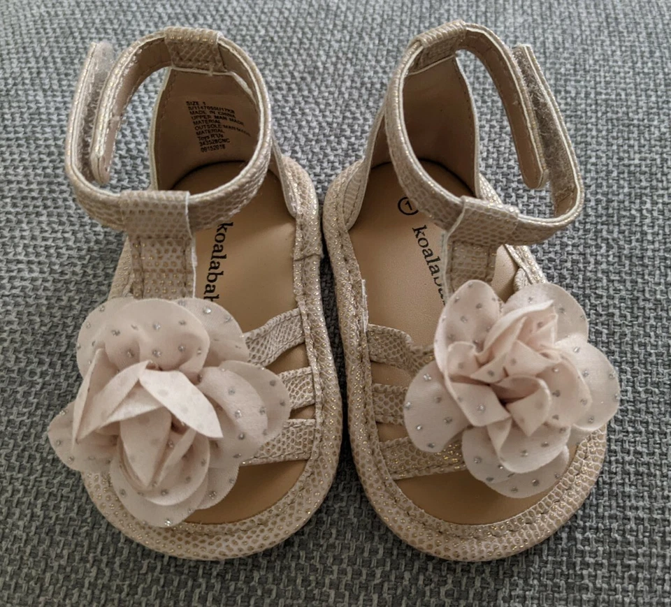 Sandálias Koala Baby Flower tamanho 1  - Imagem 2 de 4