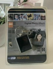 NEW Innovage 8Mb USB Rechargeable Black Digital Photo Album with Keychain