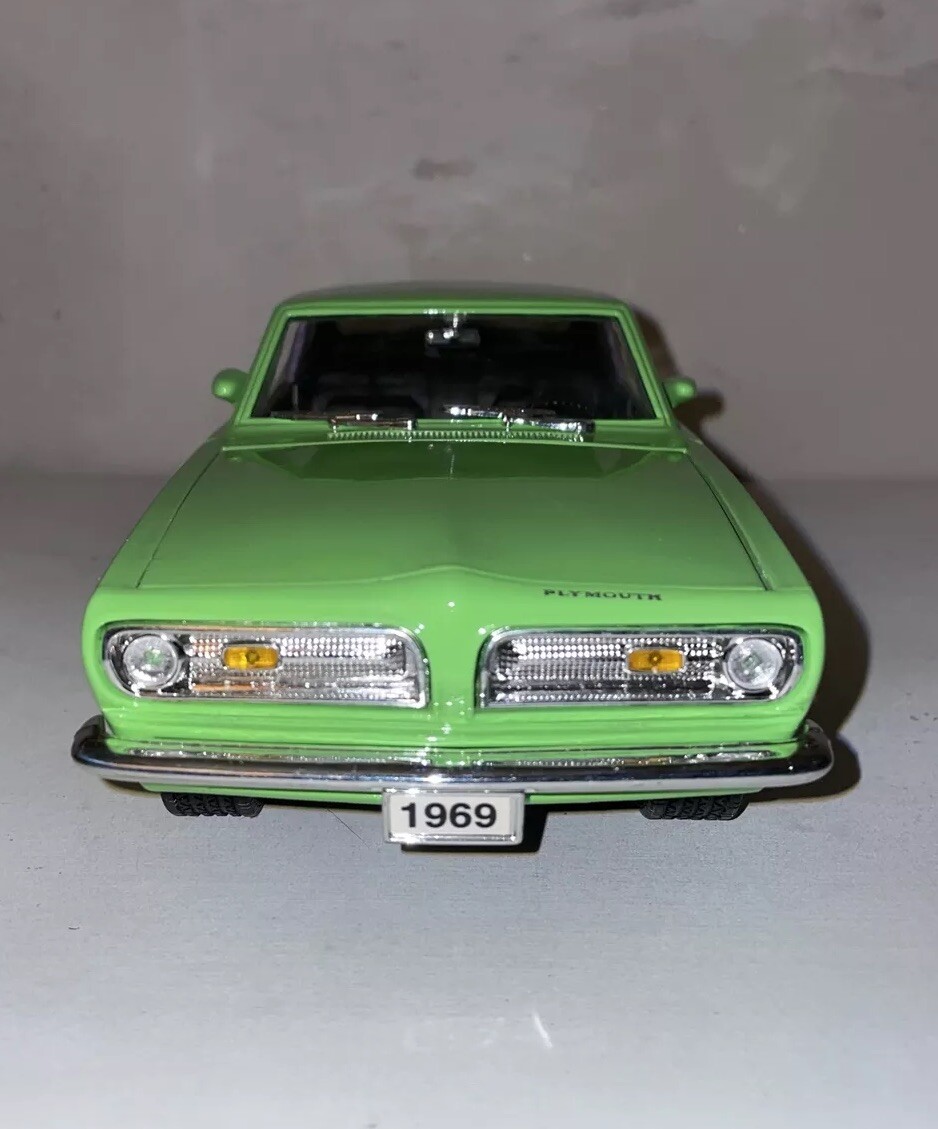 1969 Plymouth Barracuda Sassy Green 1:18 Road Legends | eBay