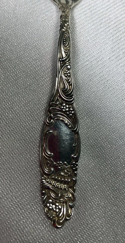 Tenedor de cena floral de plata esterlina Towle Princess 1892 sin monogramas Foto 2 de 2