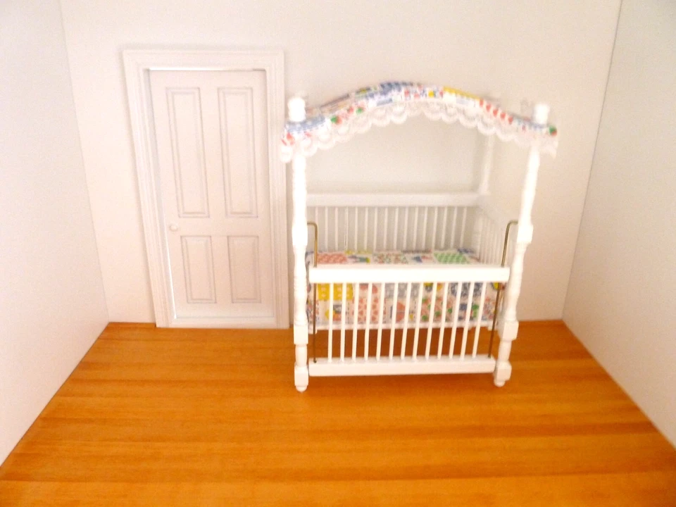 Dolls House Crib Canopy Style Nursery Furniture Miniature 1:12th Scale FREE P&P - Image 2 of 4