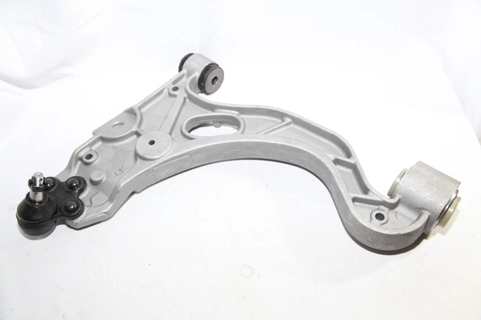 Brazos de control inferiores delanteros diestros del lado del pasajero PLATEADOS para 98-05 Buick Park Avenue Foto 3 de 4