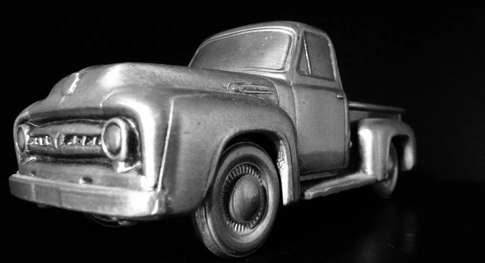 Ford Pickup Truck Classic Metal Model Car Race Hot Rod Vintage Concept - Image 4 of 4
