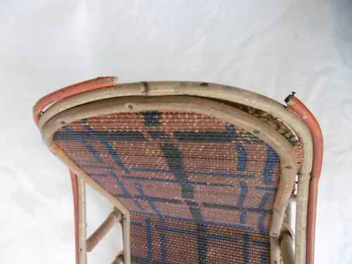 CHAISE LONGUE DE POUPÉE ANCIENNE OSIER ET RAPHIA ÉPOQUE 1900 - 43 cm - Imagen 7 de 8