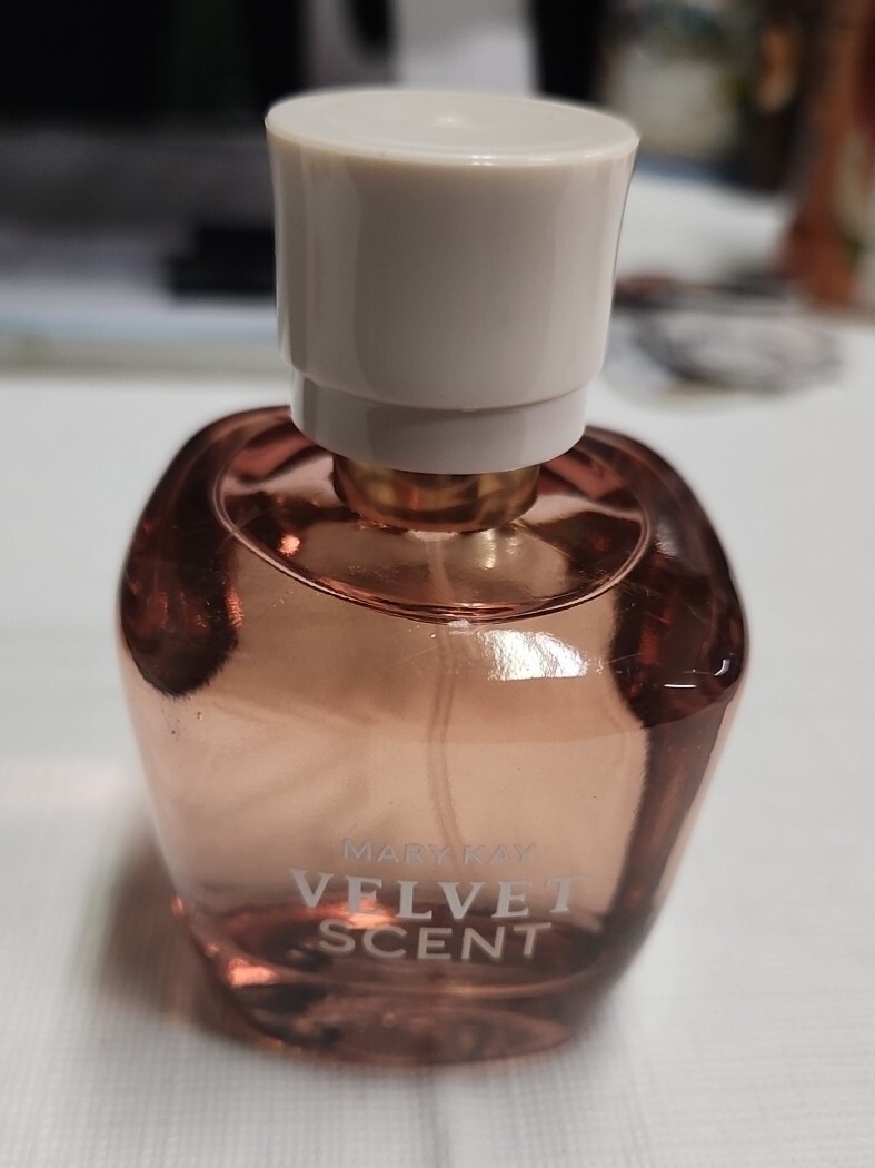 Mary Kay Velvet Scent® Eau de Parfum 50 No Box, Bottle Full