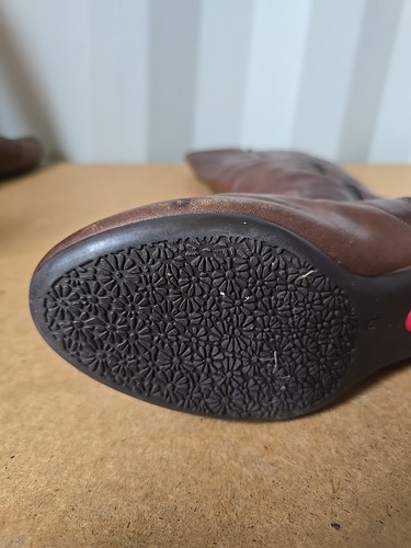CAMPER braune knielange Lederstiefel mit Reißverschluss Gr. 6 / 39 - Bild 15 von 18
