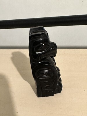 Vintage seltene kleine Adler-Tottem-Skulptur. Größe: 3,0x3,2x8,2 cm