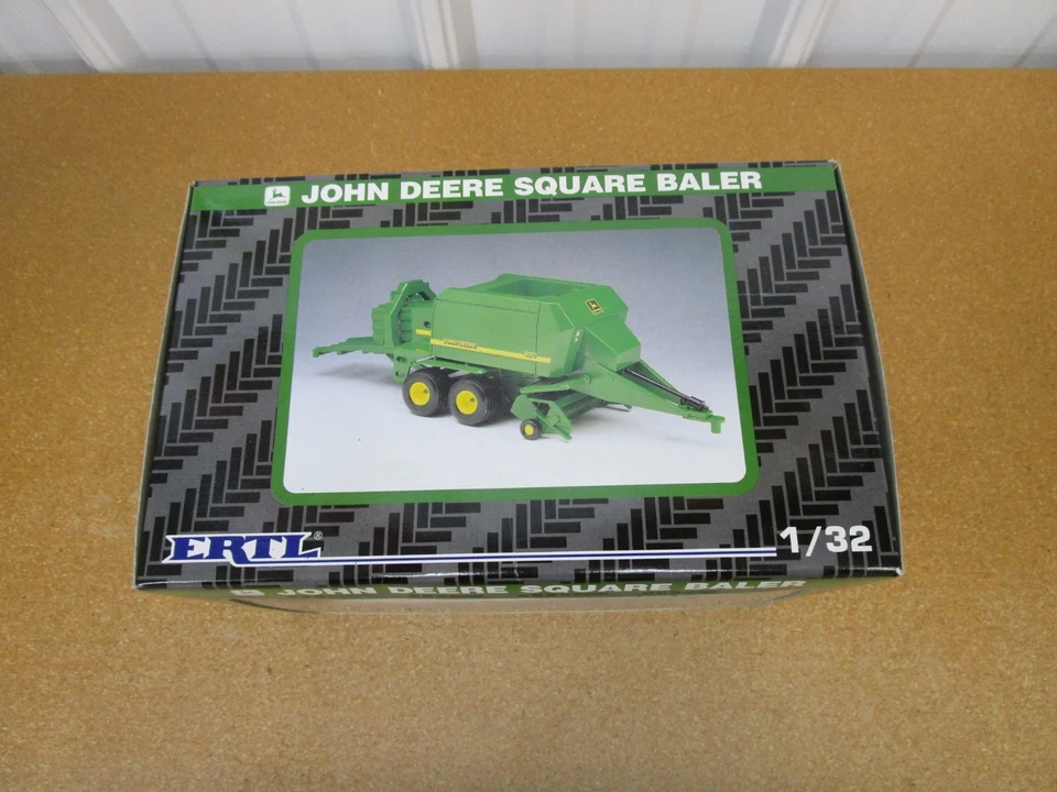 John Deere 100 Square Baler Hay ERTL 1/32 NIP box diecast farm toy equipment Z - Image 2 of 4