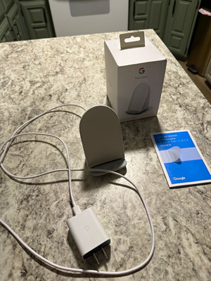 Google Pixel Stand 2nd Gen with original USBC Cable + Adapter