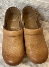 Excellent Dansko Wide Pro Women's Clogs Honey Distressed W39 9 8.5 Wide