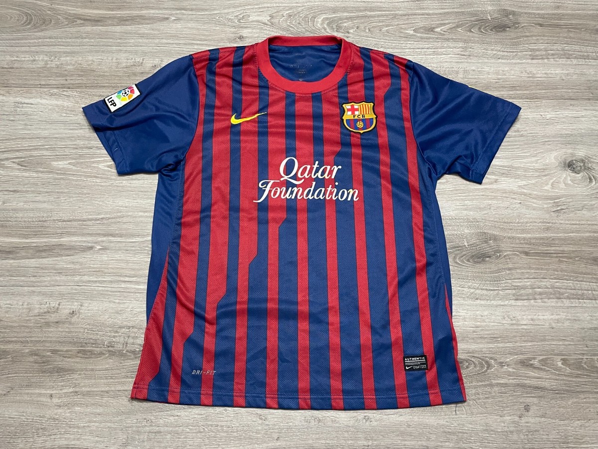 Andres Iniesta #8 Nike FC Barcelona 2011/2012 Home Football