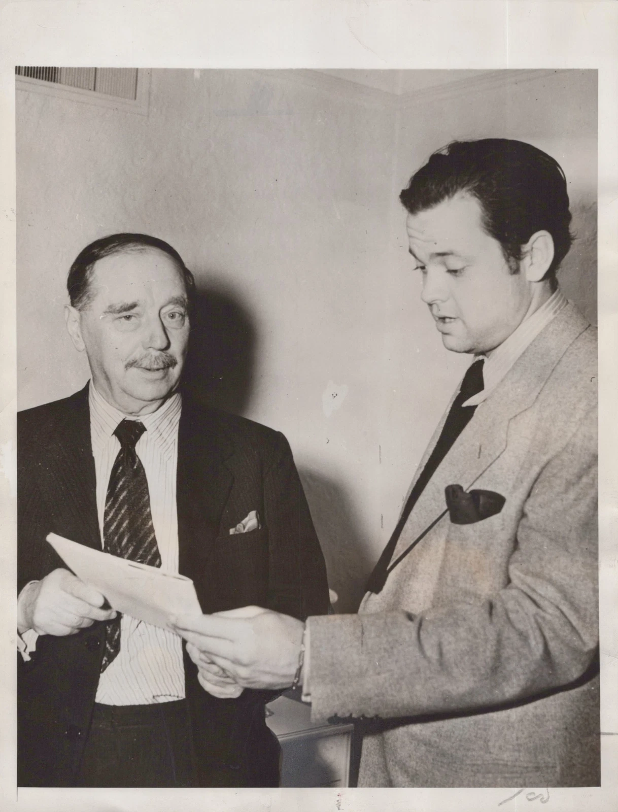 1938 H.G. Wells and Orson Welles Meeting San Antonio - Original Rare Press Photo - 画像1/2