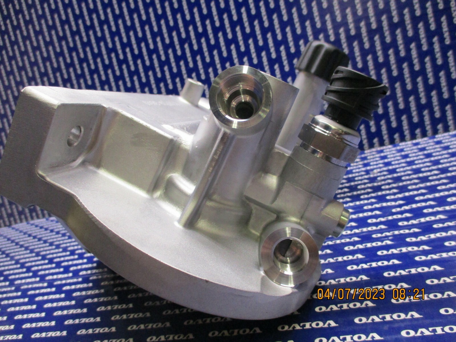 Купить Volvo D13 Fuel filter housing 21870635 Febi brand на Аукцион из