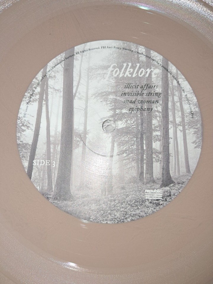 Taylor Swift Deluxe EditionD/Album Folklore N/Mint Condition Vinyl 2020