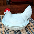 Westmoreland Vintage Milk Glass Hen On Nest Red Comb 7.5" Split Tail Marked