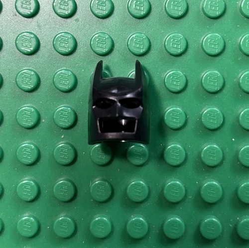 2006 LEGO Batman Helmet 7779 Dragster Set  TYPE 1 OG COWL PIECE helmet headgear